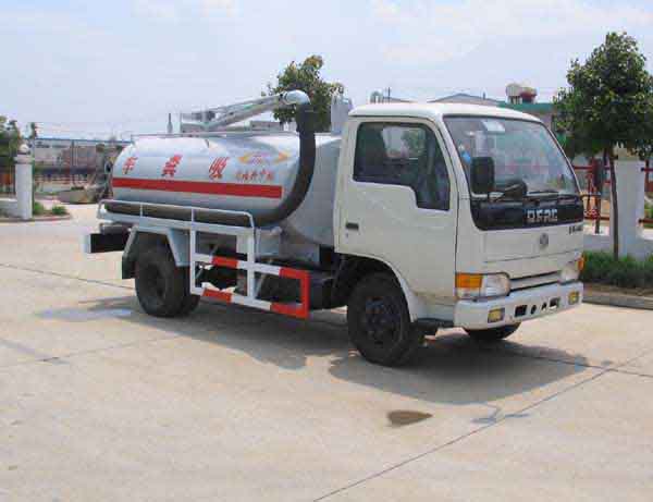 東風(fēng)小霸王吸糞車(國2)