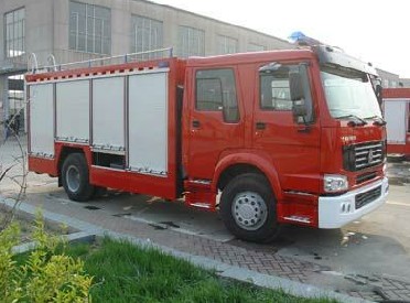 化學(xué)事故搶險(xiǎn)救援消防車(chē)