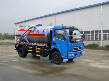 東風(fēng)多利卡吸污車(chē)